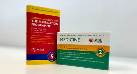 Image of Oxford handbook for the foundation programme and clinical study cards